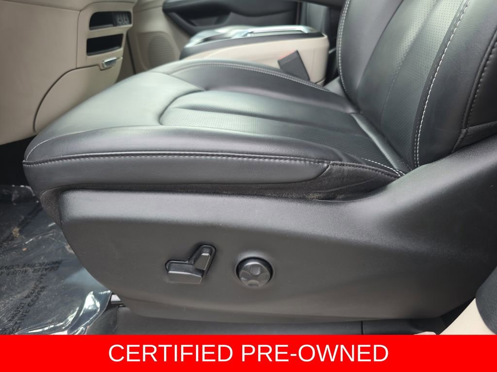 Used 2023 Chrysler Pacifica Touring-L FWD image 29