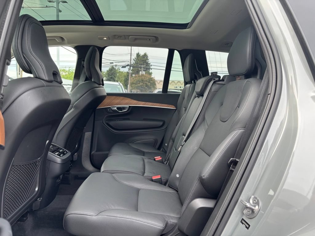 Used 2024 Volvo XC90 B6 Plus AWD/4WD image 21