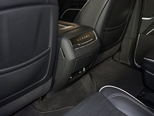 Used 2023 Cadillac Escalade ESV Premium Luxury image 16