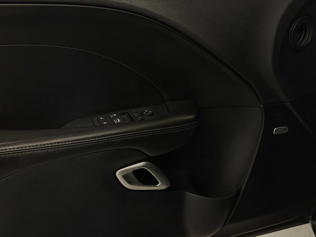 Used 2018 Dodge Challenger R/T Scat Pack w/ Leather Interior Group RWD image 13