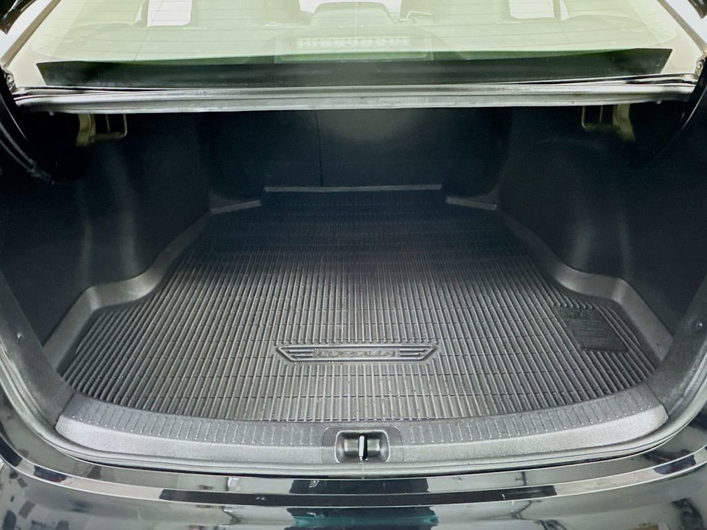 Used 2024 Toyota Corolla LE image 19