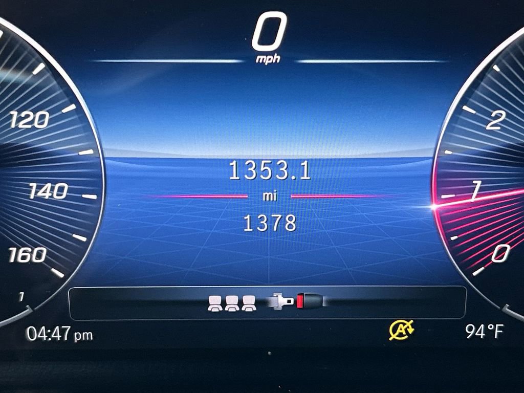 Used 2025 Mercedes-Benz GLB 250 4MATIC image 12