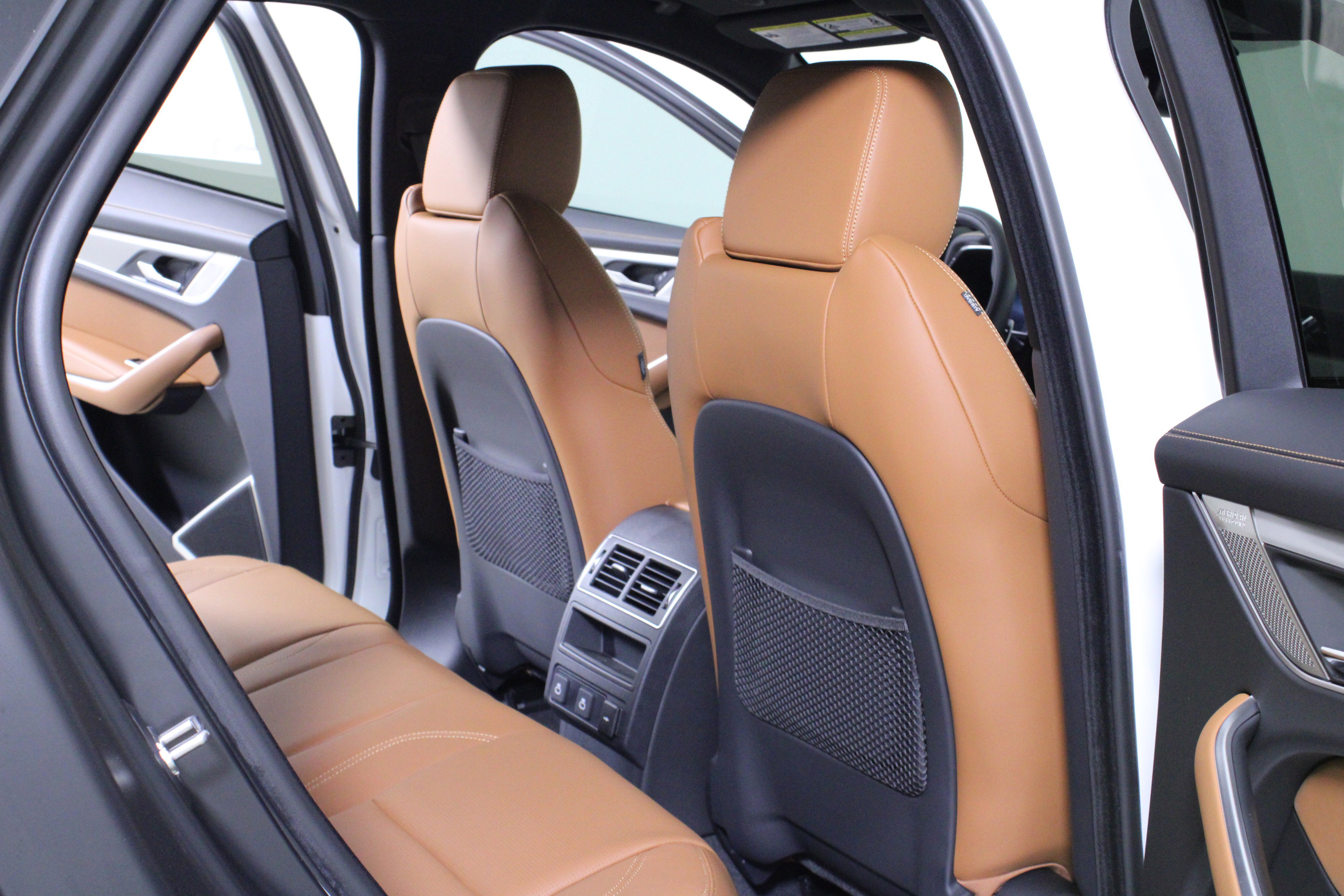 New 2026 Jaguar F-PACE R-Dynamic S image 11