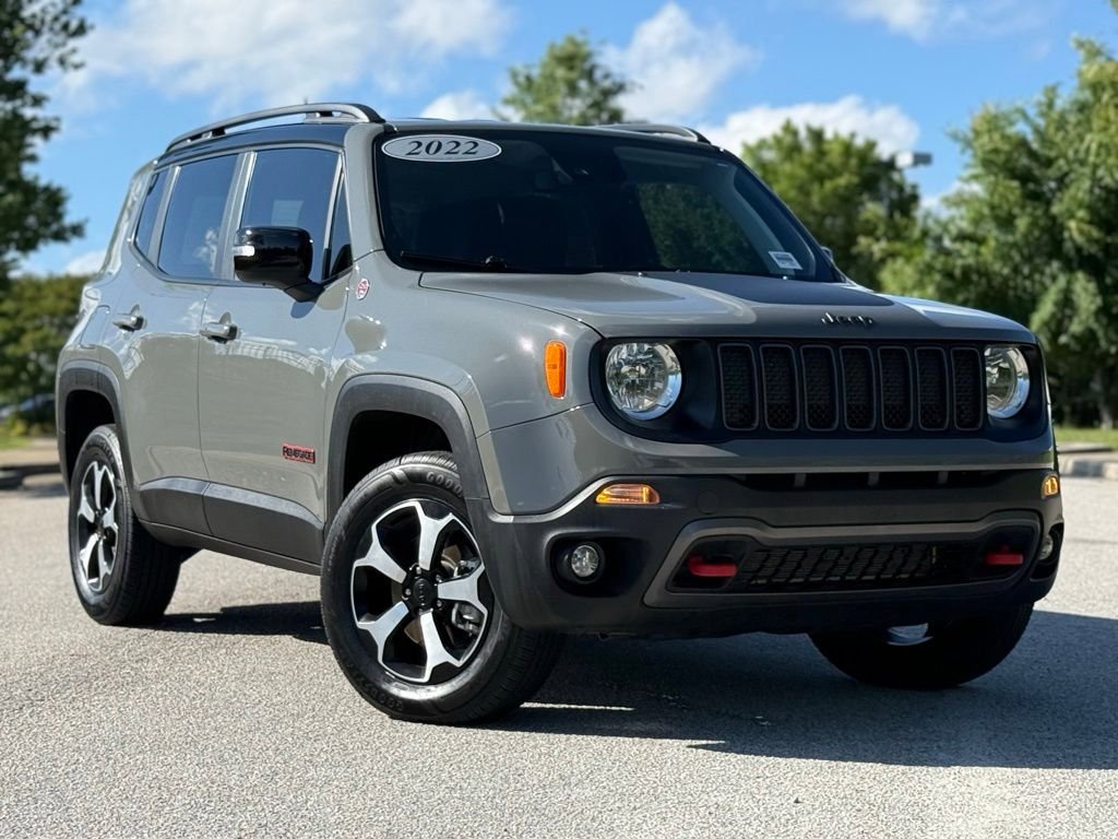 Used 2022 Jeep Renegade Trailhawk w/ Trailer Tow Group AWD/4WD image 2