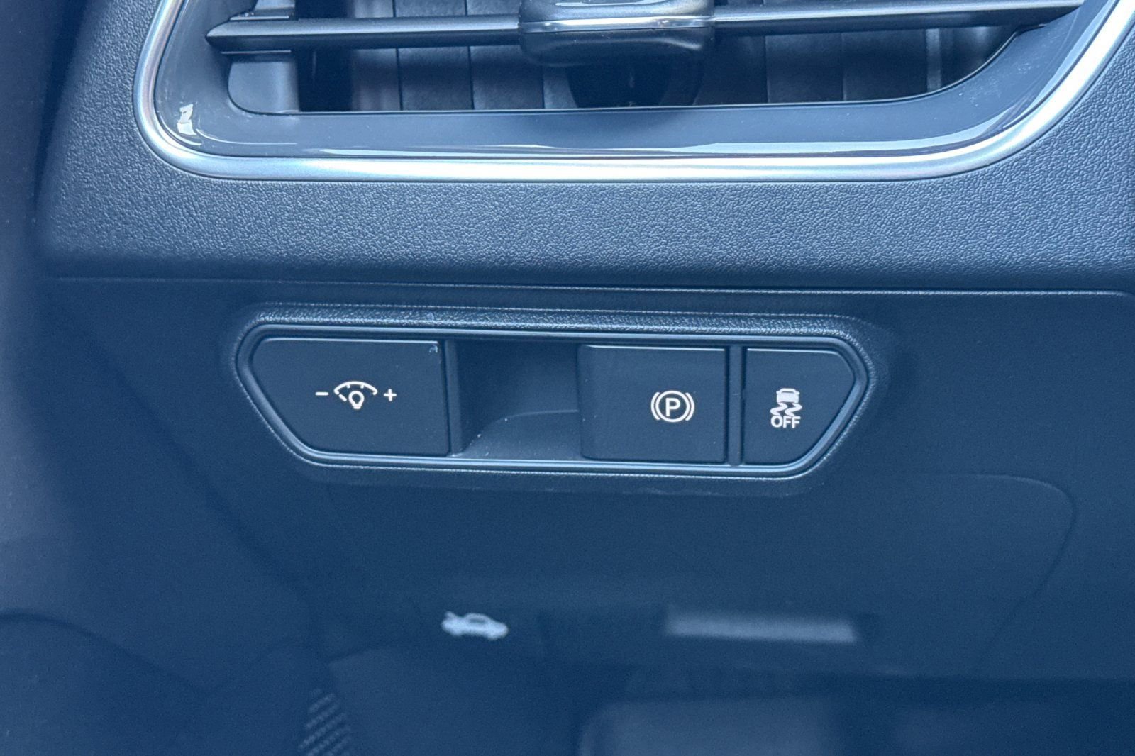 Used 2025 Kia K4 EX image 29