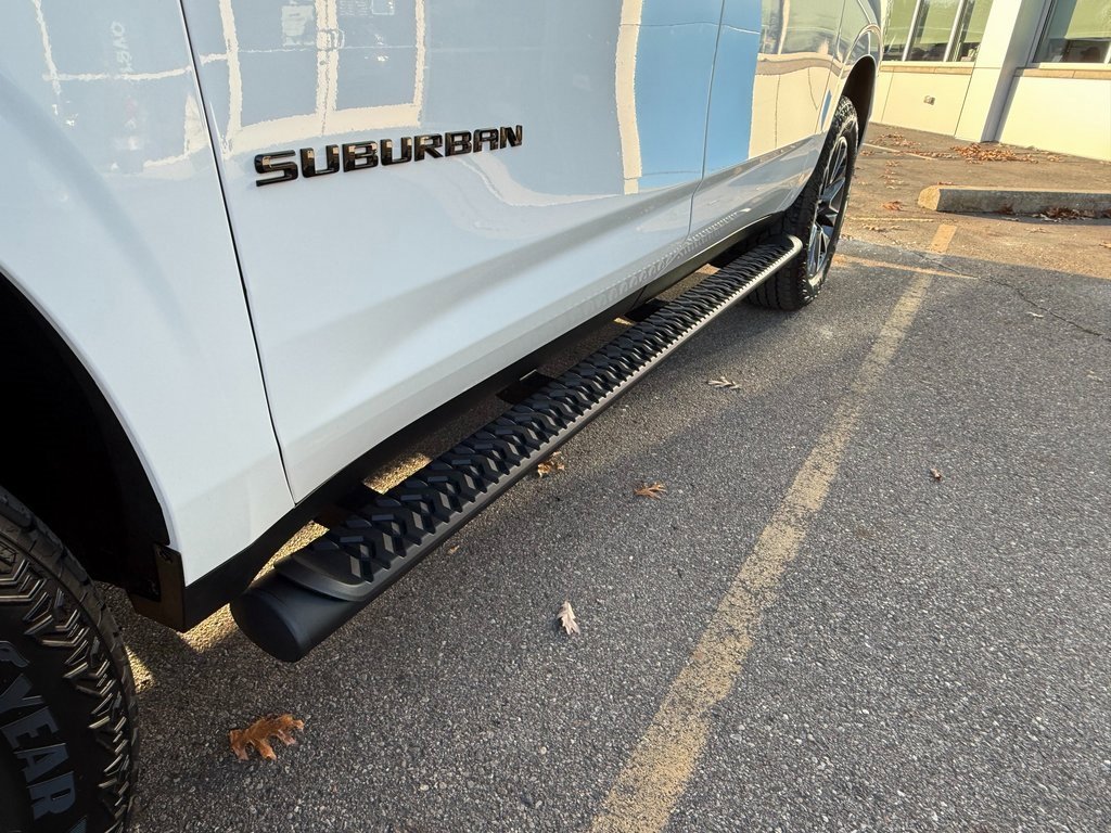 Certified 2024 Chevrolet Suburban Z71 w/ Off-Road Capability Package image 12