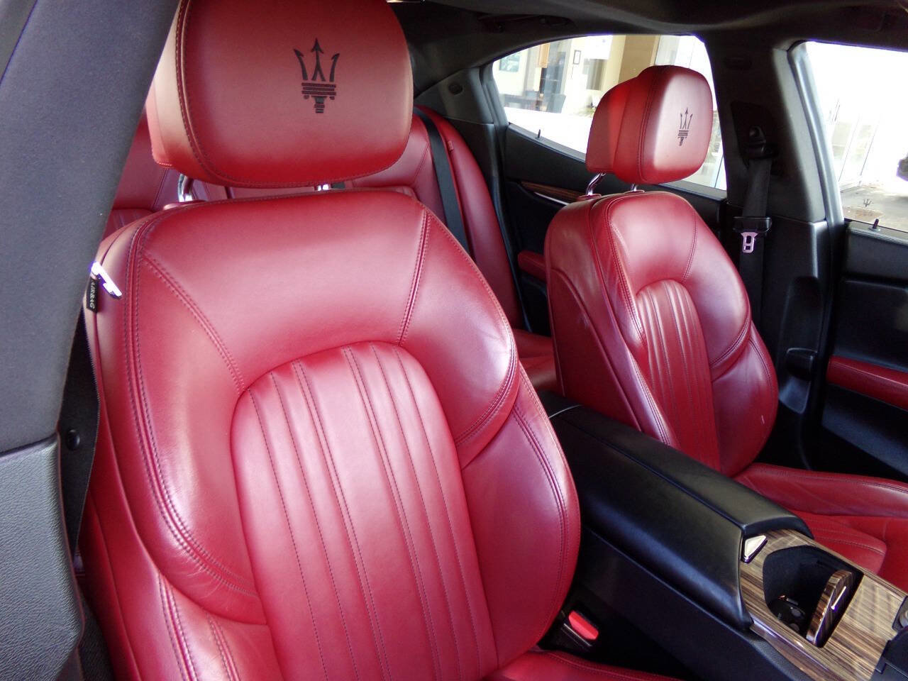 Used 2018 Maserati Ghibli S image 31