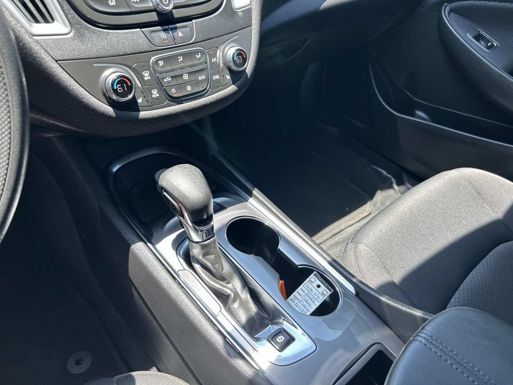 Used 2022 Chevrolet Malibu LT FWD image 30