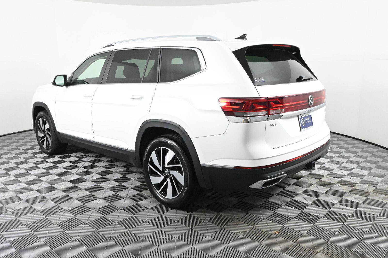 Certified 2025 Volkswagen Atlas SEL AWD/4WD image 7