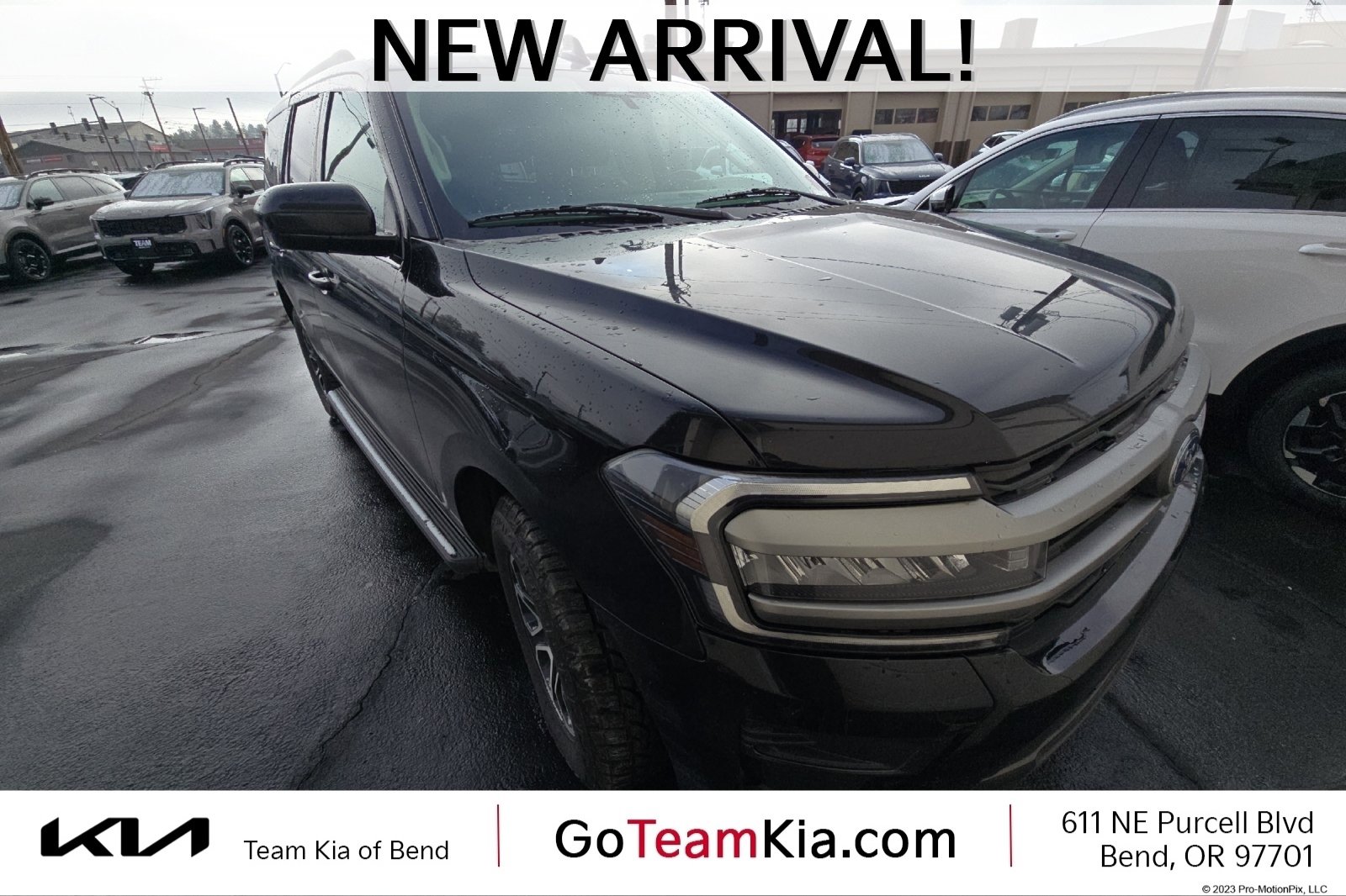 Used 2024 Ford Expedition XLT image 1