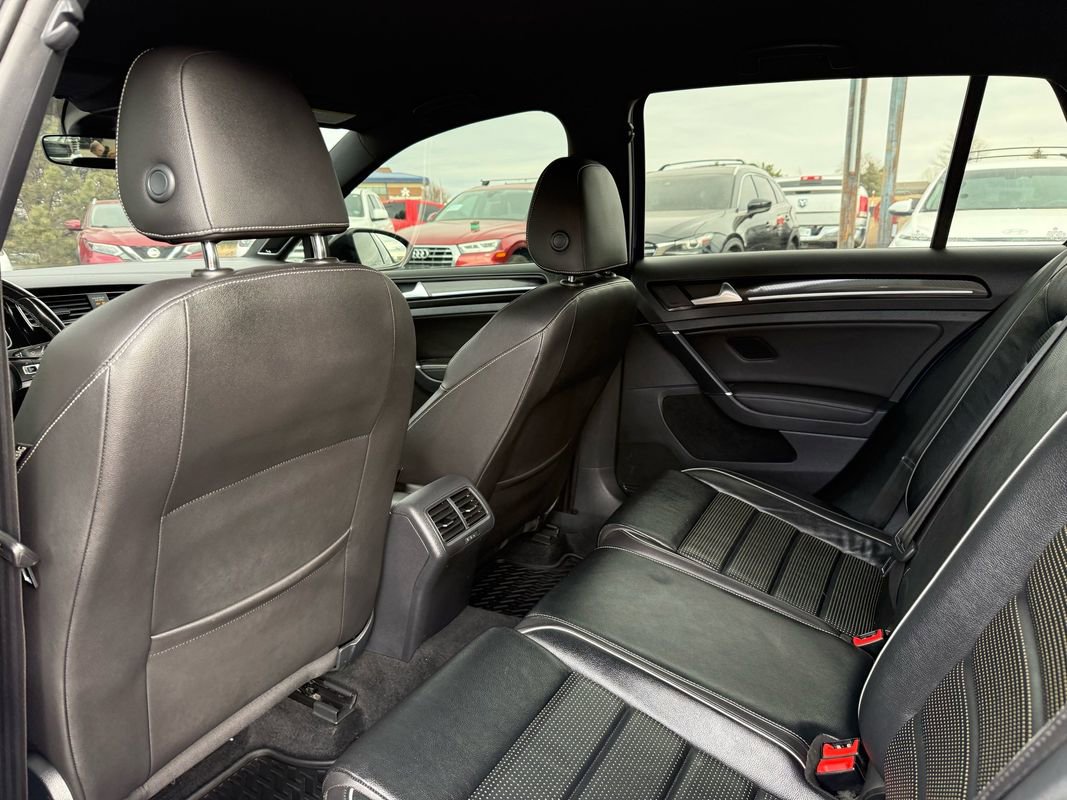 Used 2019 Volkswagen Golf R 4-Door image 19