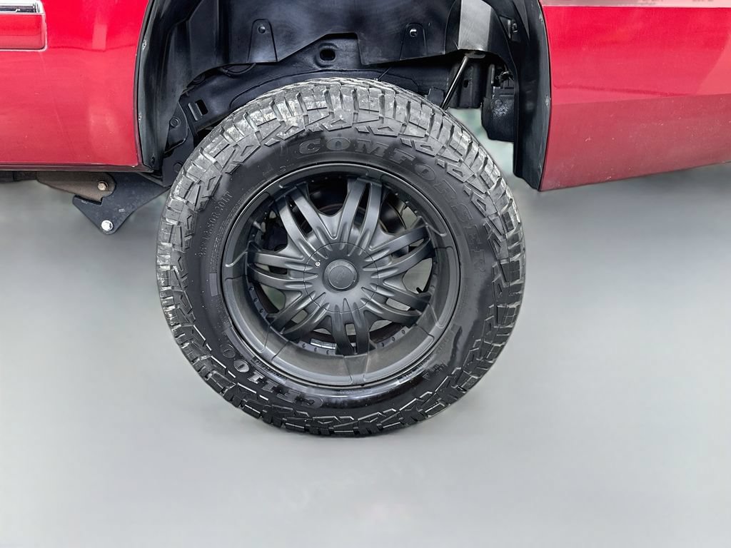 Used 2013 Chevrolet Tahoe LTZ RWD image 34