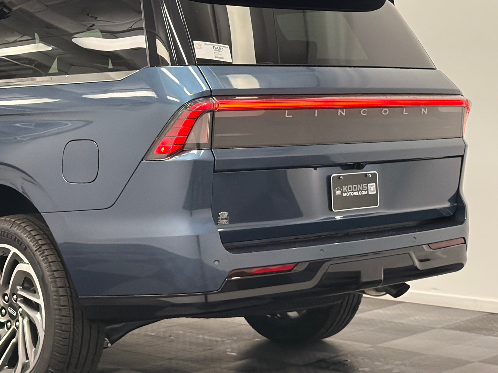 New 2027 Lincoln Navigator Reserve AWD/4WD image 7