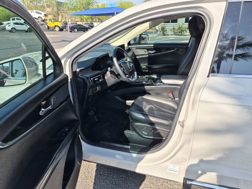 Certified 2023 Lincoln Nautilus FWD w/ Premium Package image 11