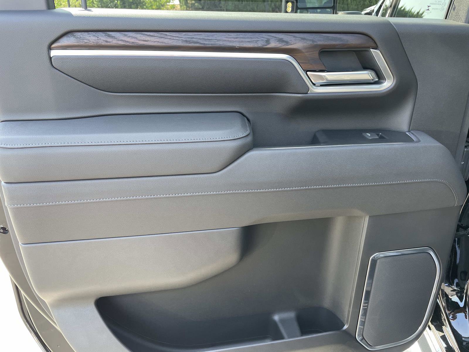 New 2026 GMC Sierra 2500 SLT w/ SLT Premium Package image 23