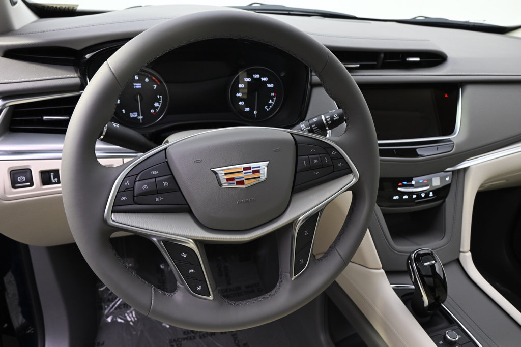New 2026 Cadillac XT5 Premium Luxury w/ LPO, Floor Liner Package AWD/4WD image 12