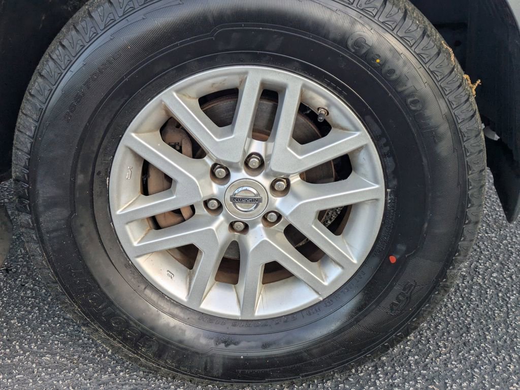 Used 2017 Nissan Frontier SV image 11