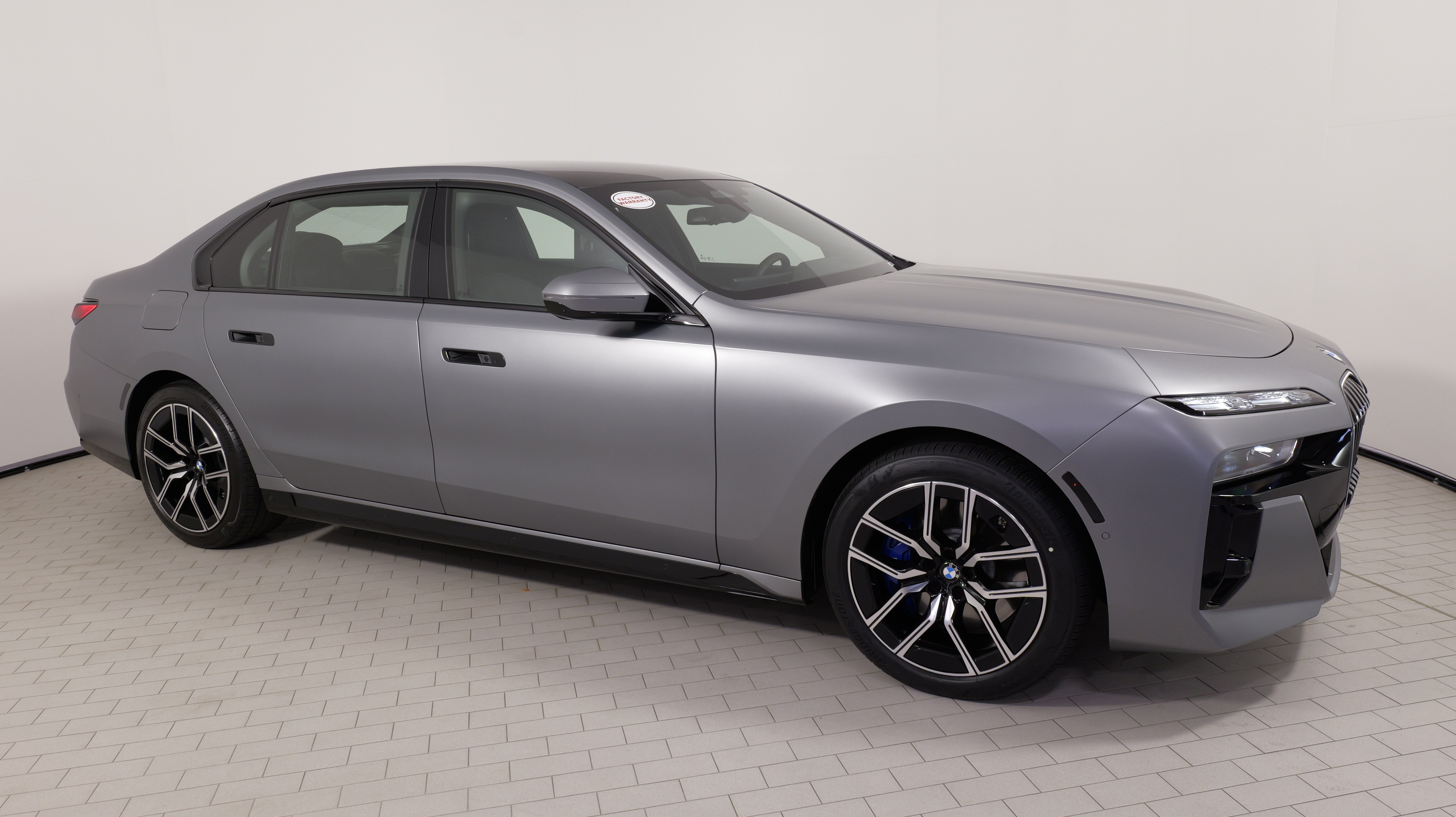 Used 2025 BMW 760i xDrive AWD/4WD image 9