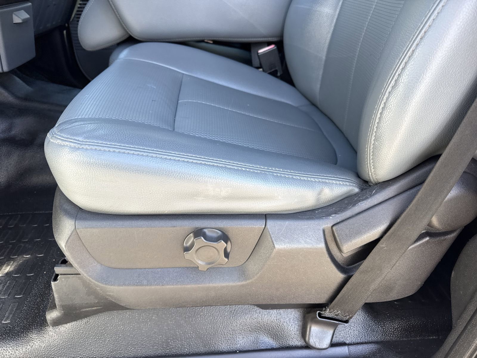 Used 2015 Ford F250 XL w/ Power Equipment Group image 16
