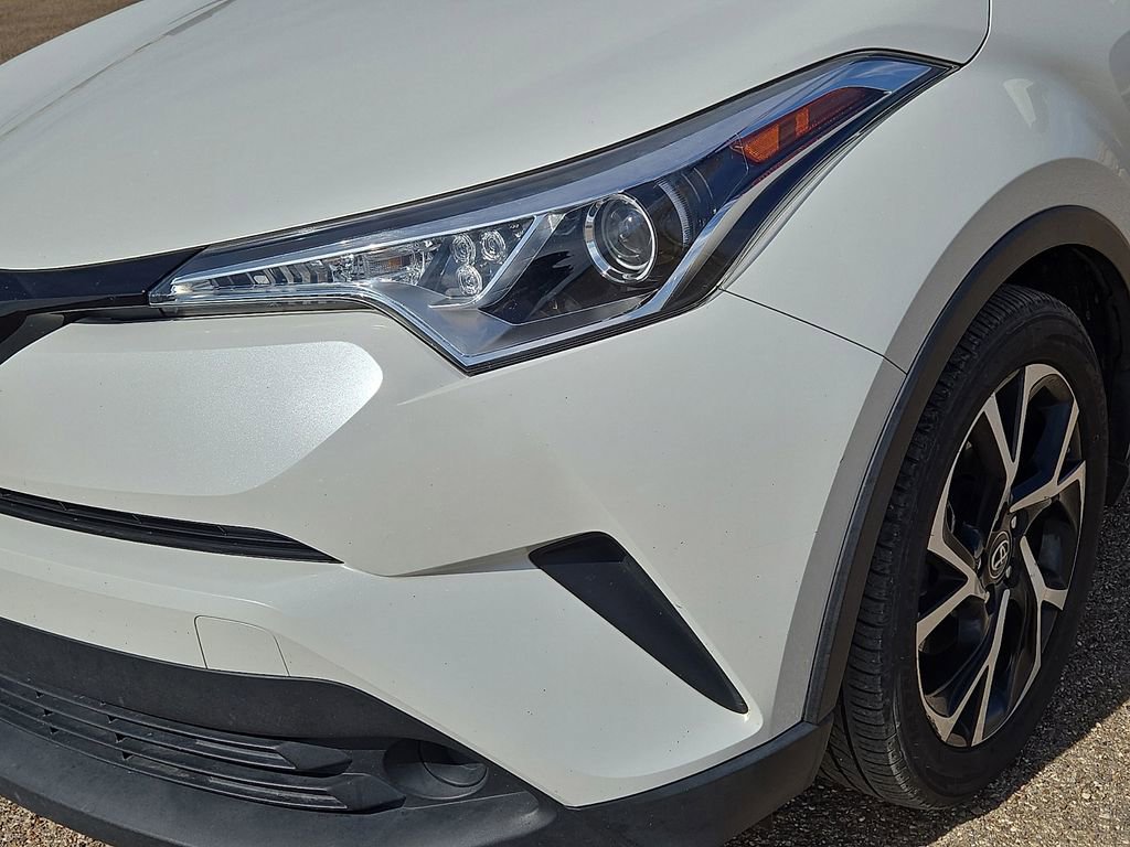 Used 2018 Toyota C-HR XLE image 9