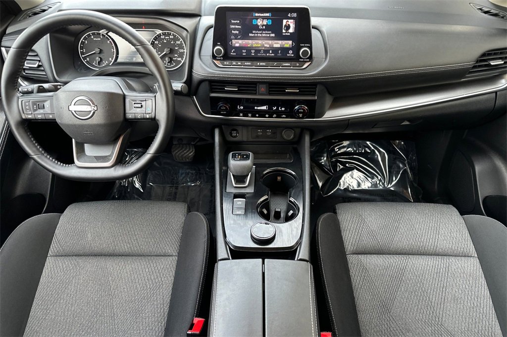 Used 2025 Nissan Rogue SV image 14