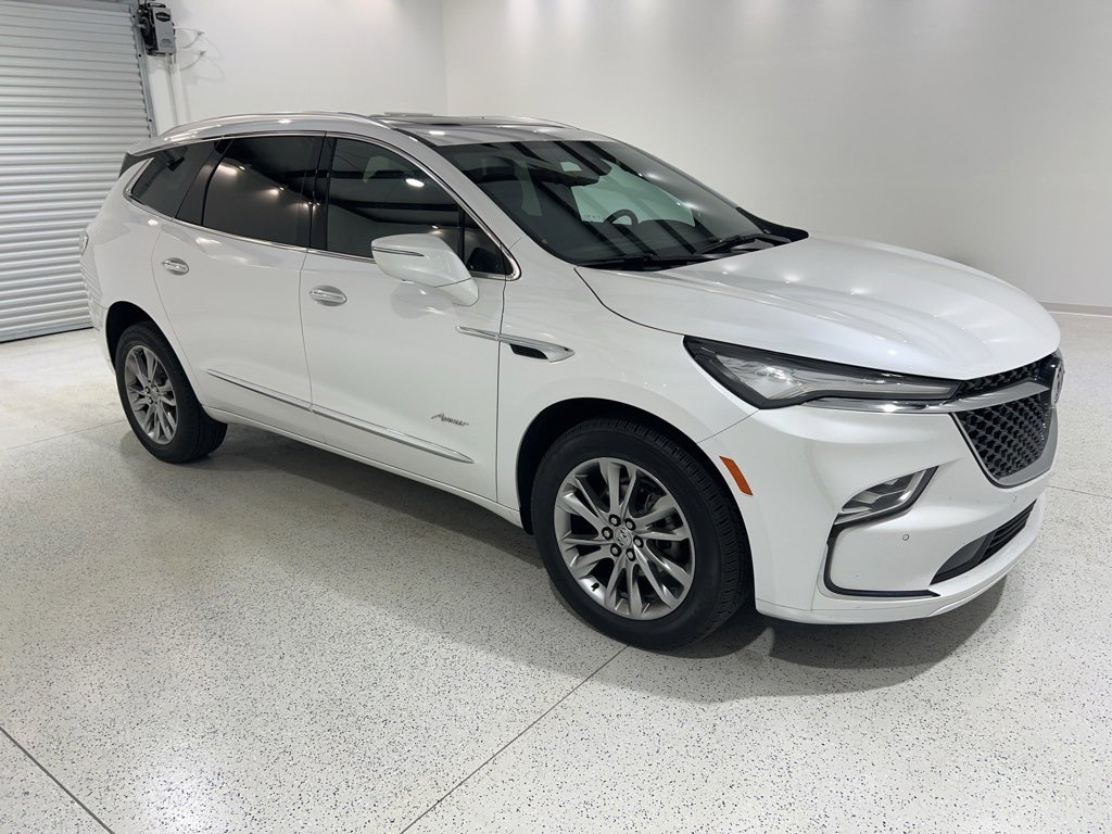 Used 2024 Buick Enclave Avenir w/ Avenir Technology Package image 7
