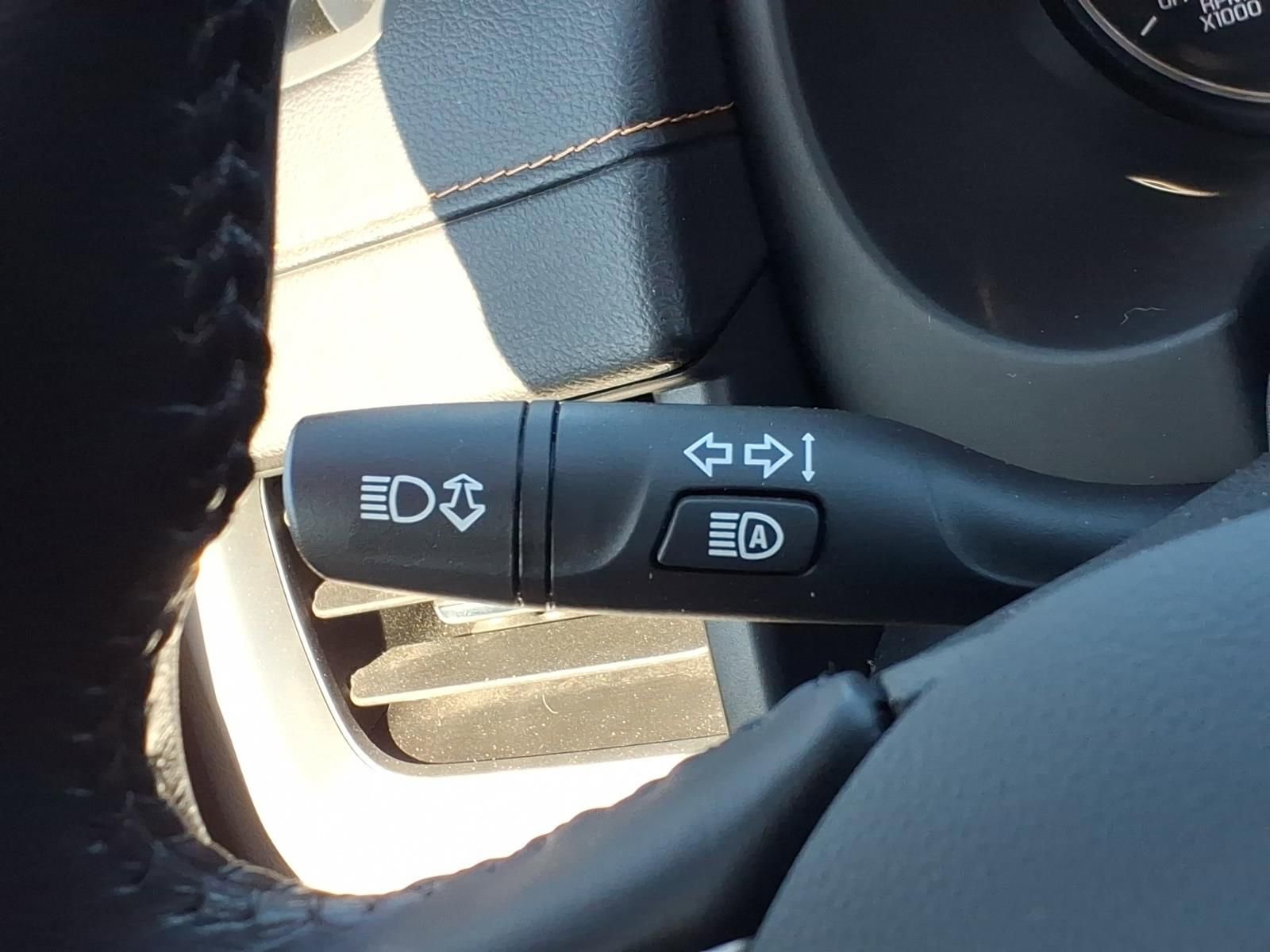 Used 2020 GMC Terrain SLE w/ Driver Convenience Package image 26