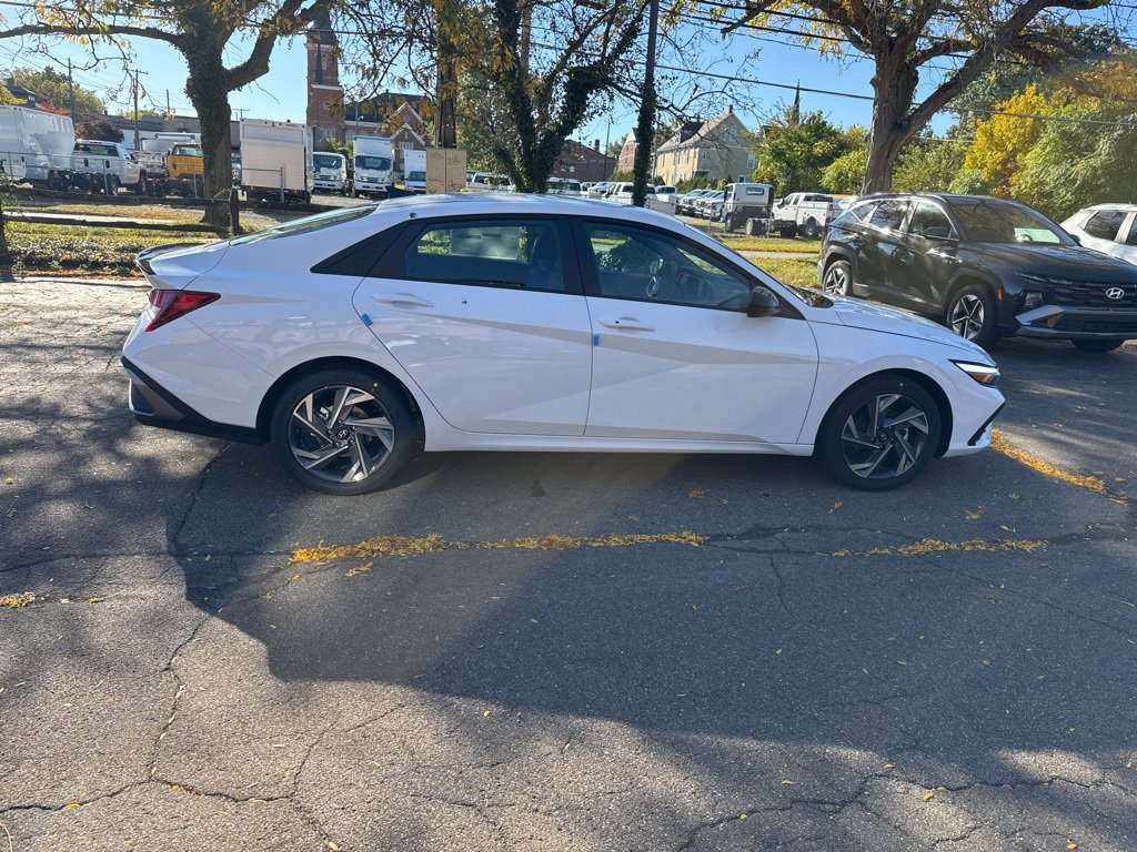 New 2025 Hyundai Elantra Sport image 8