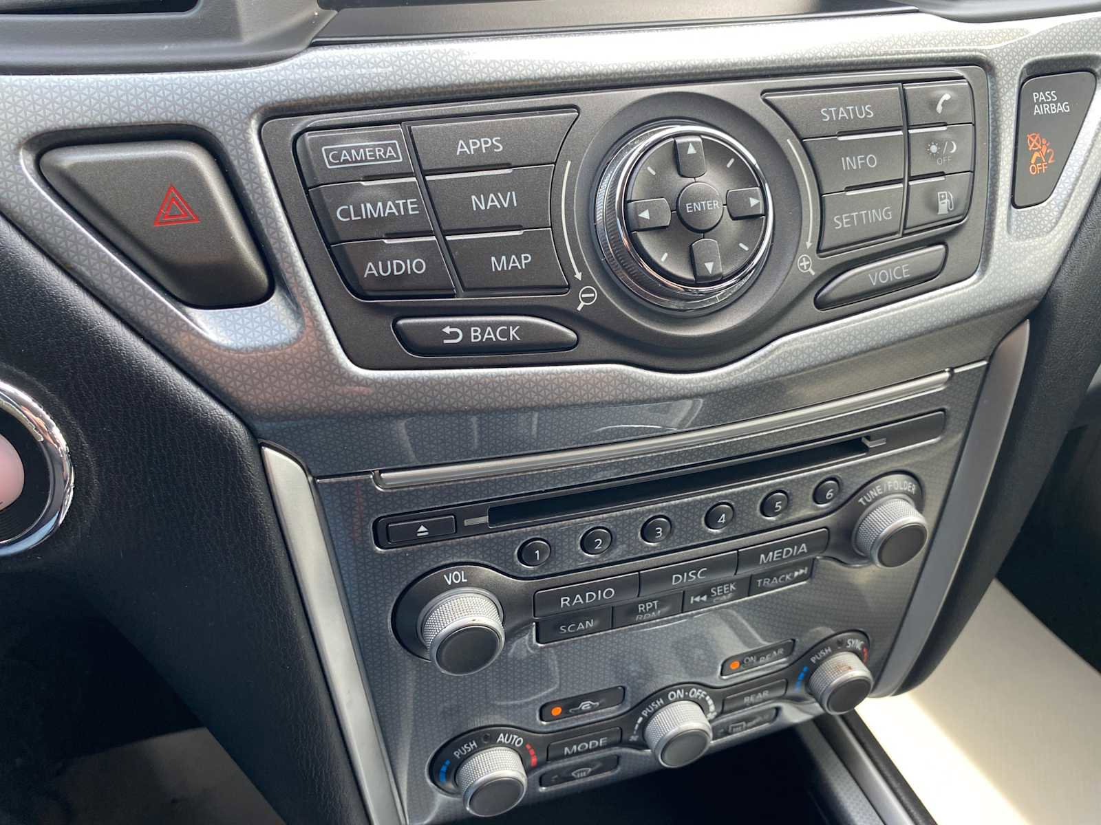 Used 2019 Nissan Pathfinder SL image 23