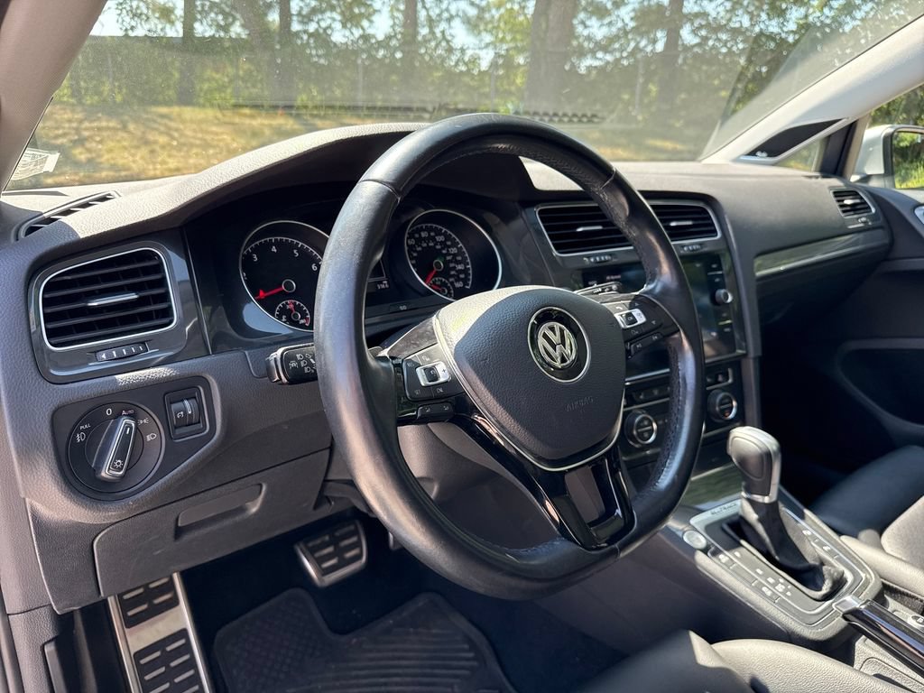 Used 2018 Volkswagen Golf Alltrack SE AWD/4WD image 14