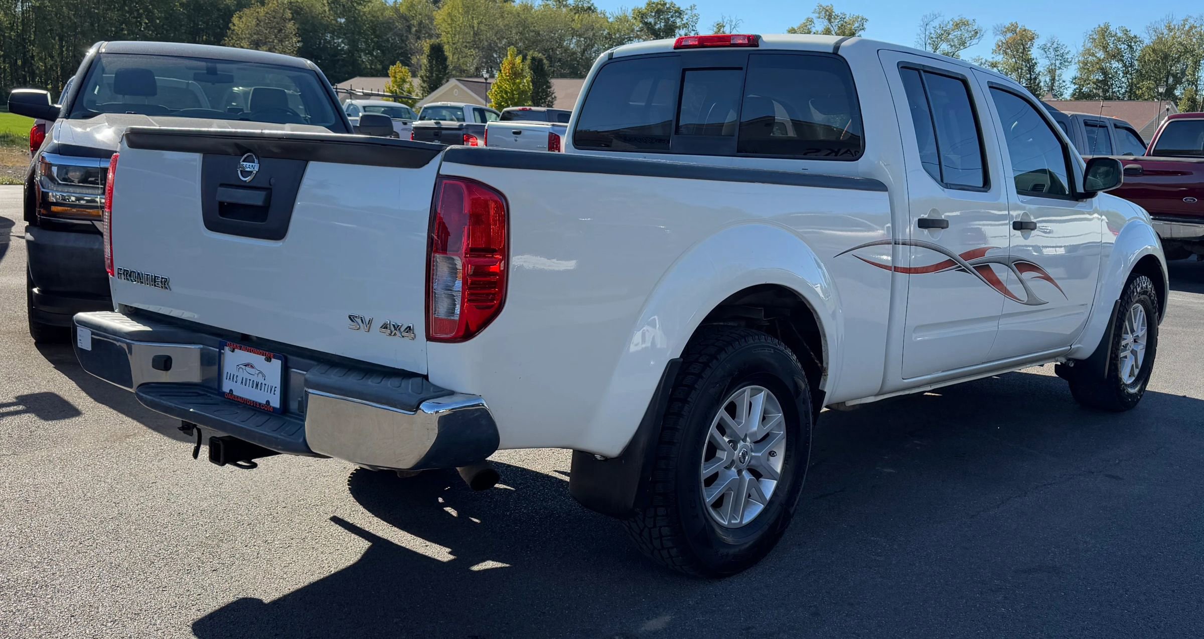 Used 2018 Nissan Frontier SV image 5