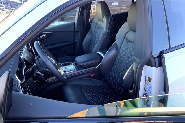 Used 2024 Audi SQ8 Premium Plus w/ Executive Package image 17