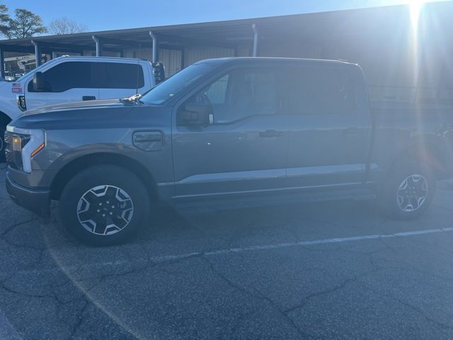 Used 2022 Ford F150 Lightning XLT image 8