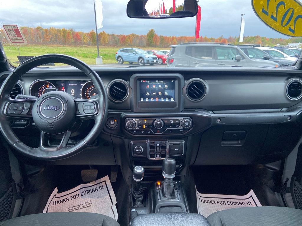 Used 2022 Jeep Gladiator Willys image 17