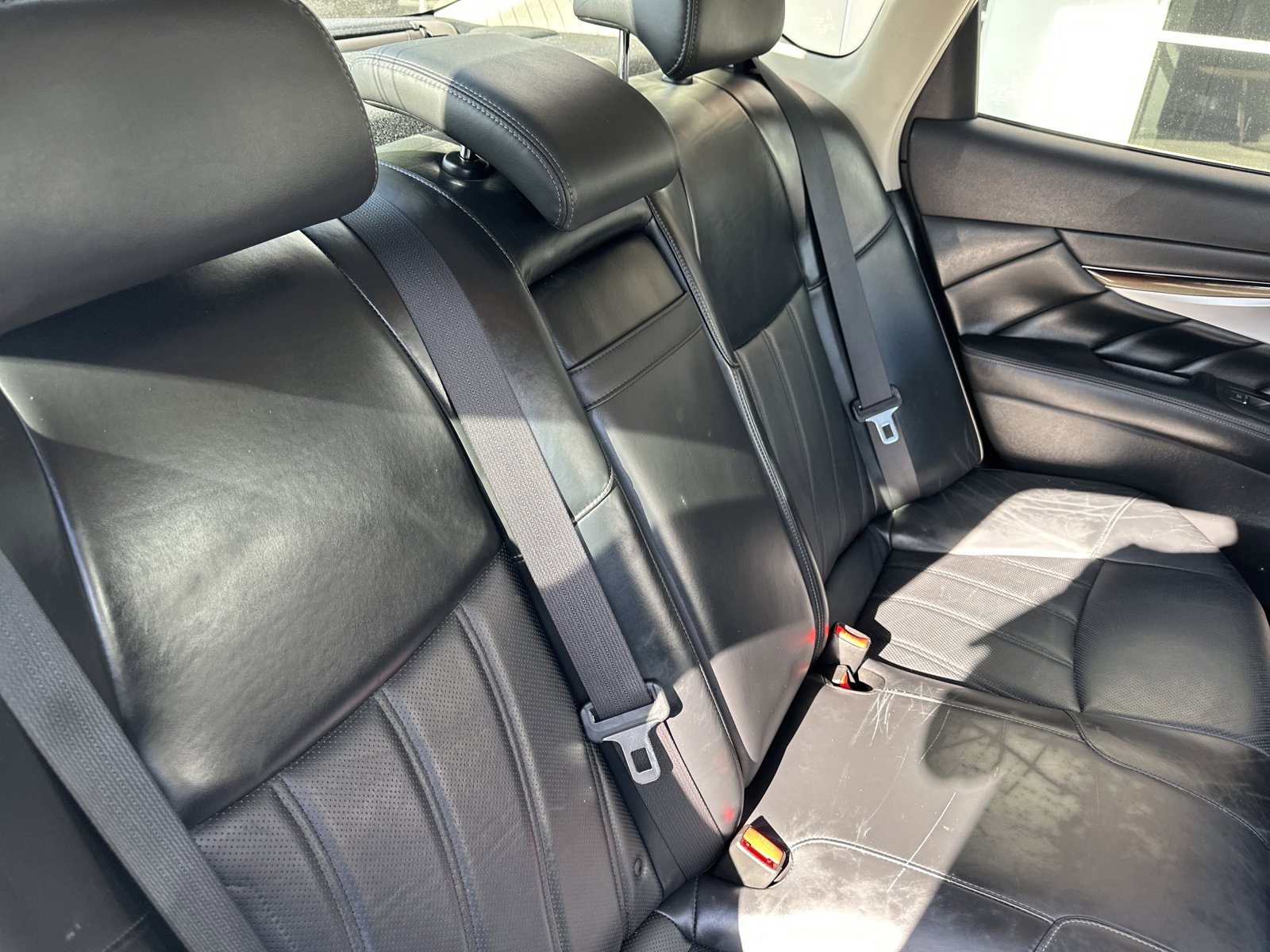 Used 2015 INFINITI Q70 L 5.6 w/ V8 Deluxe Technology Package RWD image 31