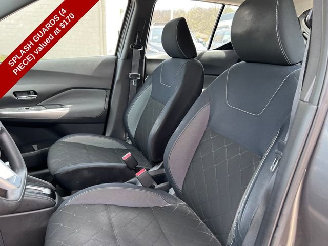 Used 2018 Nissan Kicks SV image 3