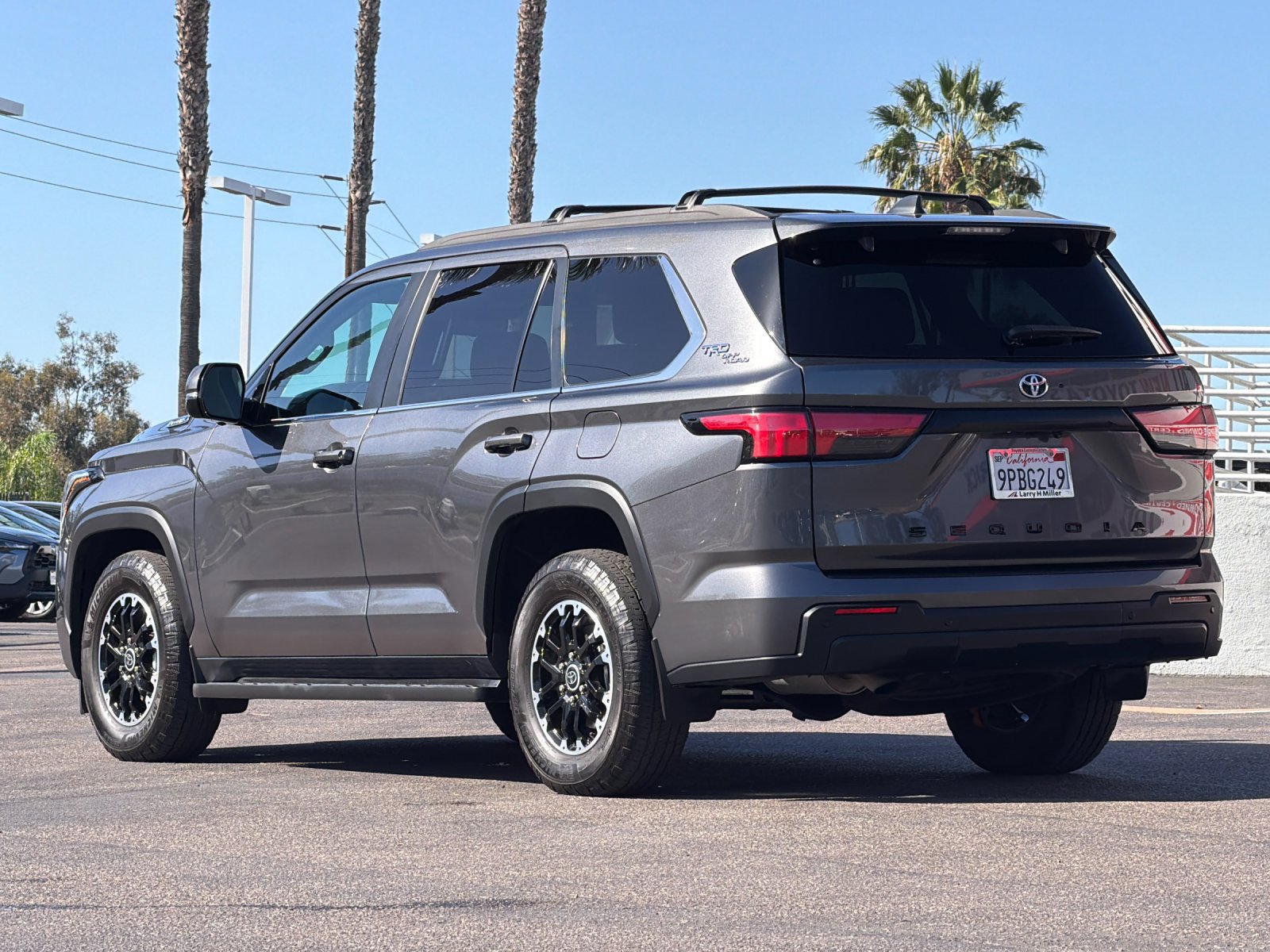 Used 2024 Toyota Sequoia SR5 w/ SR5 Premium Package AWD/4WD image 3
