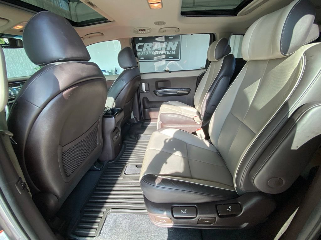 Used 2016 Kia Sedona SX Limited FWD image 25
