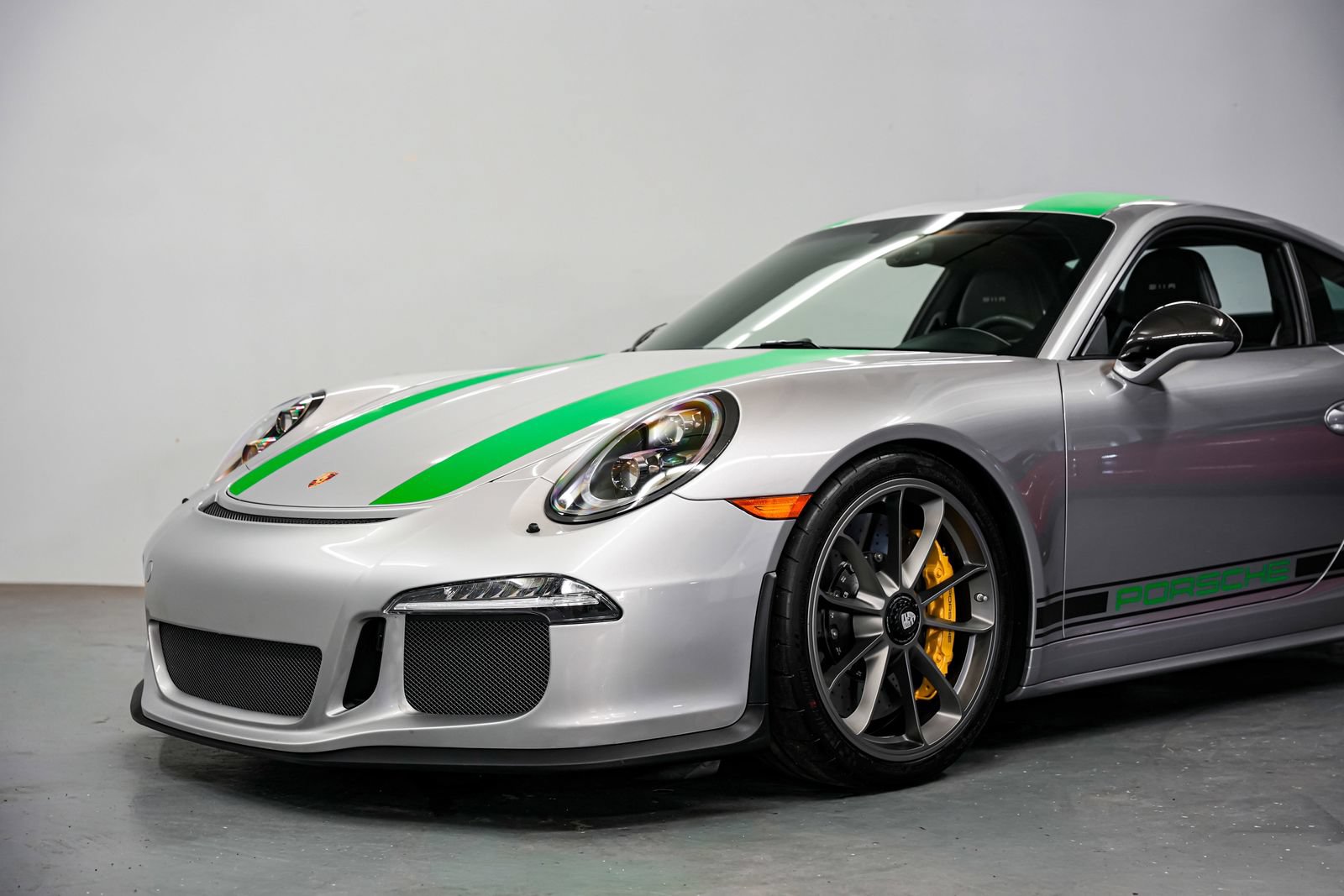 Used 2016 Porsche 911 R RWD image 35
