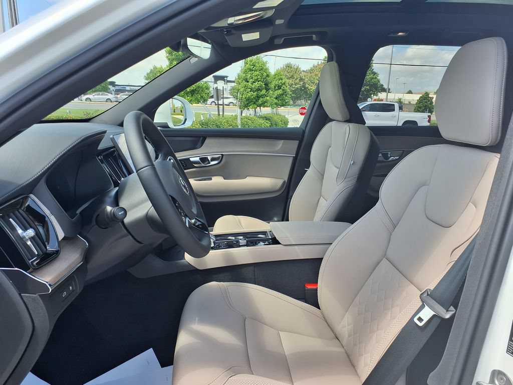 New 2026 Volvo XC90 T8 Plus w/ Protection Package Premier AWD/4WD image 15