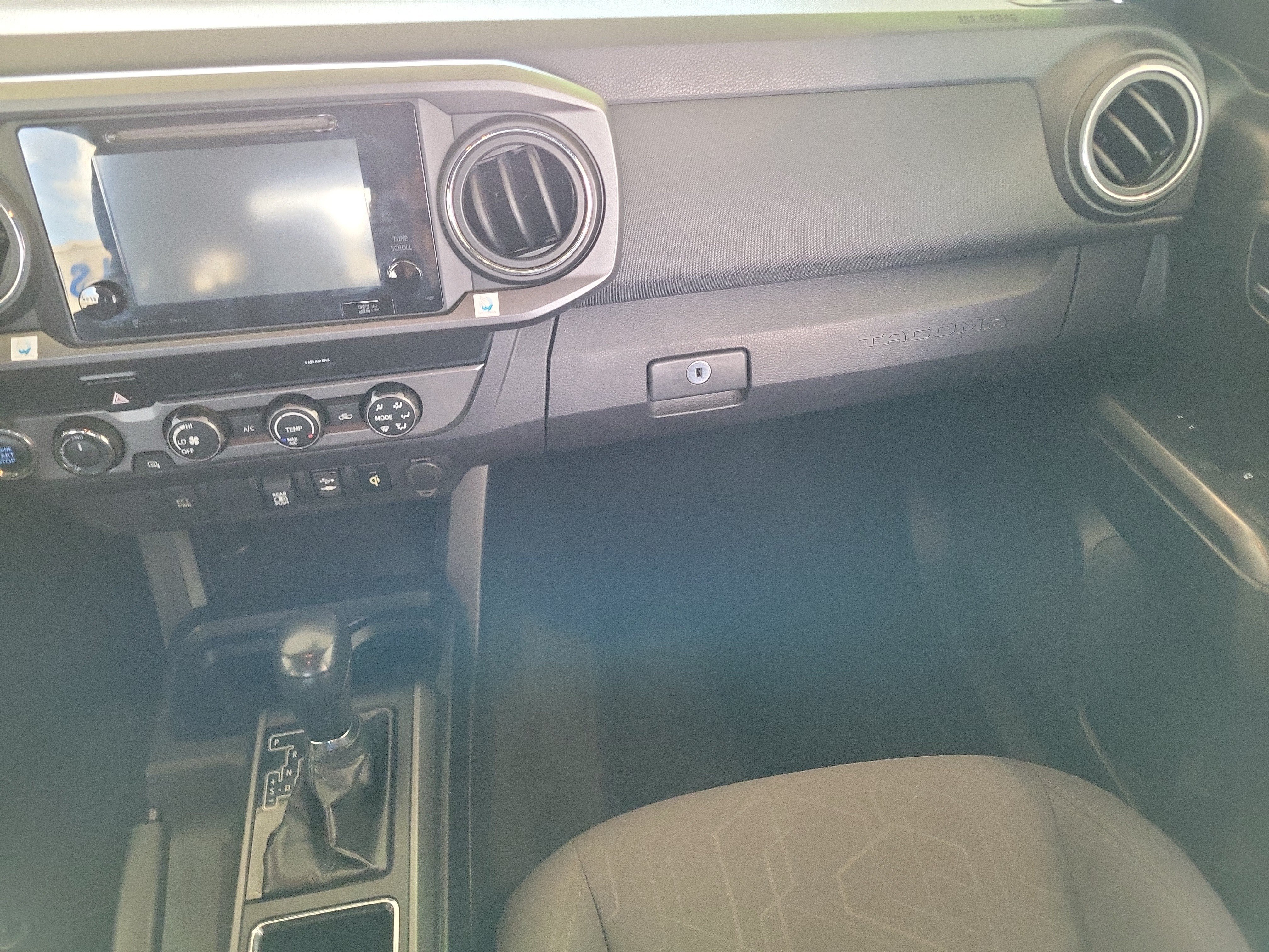 Used 2019 Toyota Tacoma TRD Off-Road AWD/4WD image 17