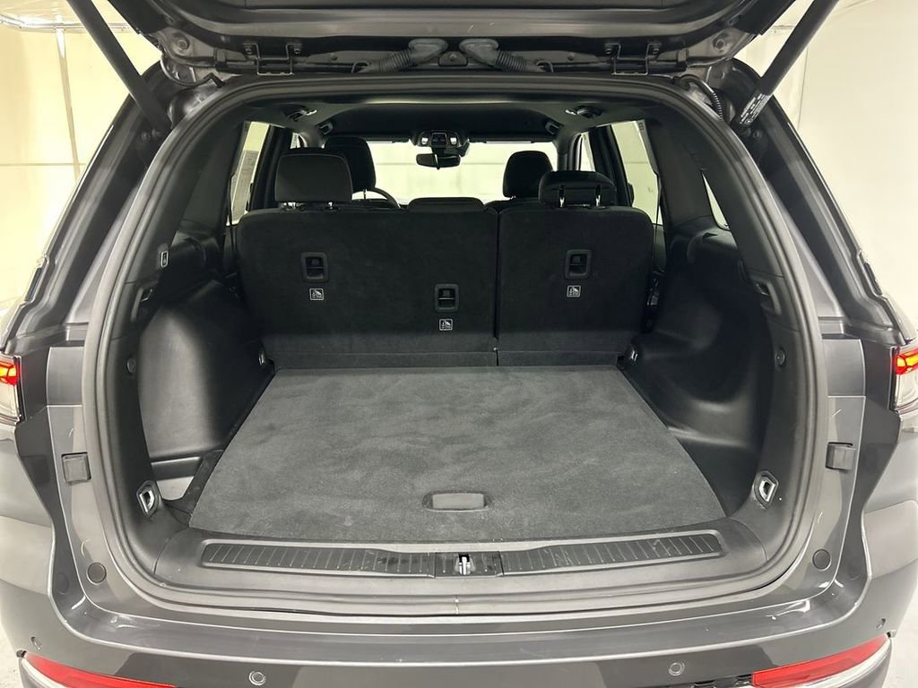 Used 2025 Jeep Grand Cherokee Laredo w/ Luxury Tech Group I image 19