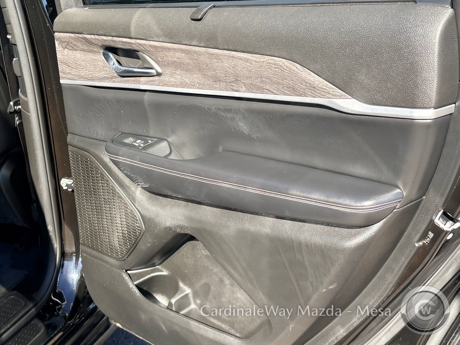 Used 2024 Jeep Grand Cherokee L Limited w/ Luxury Tech Group II image 28