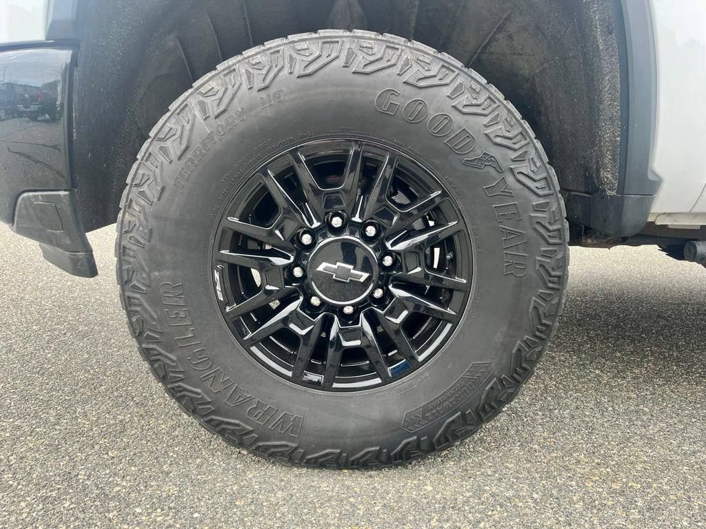 Certified 2025 Chevrolet Silverado 2500 ZR2 w/ Technology Package AWD/4WD image 10