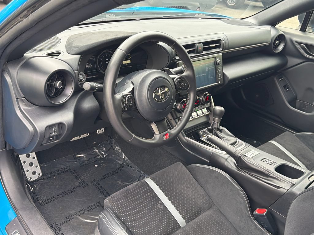 Used 2022 Toyota GR86 Premium w/ ALL Weather Mat Package (TMS) RWD image 17