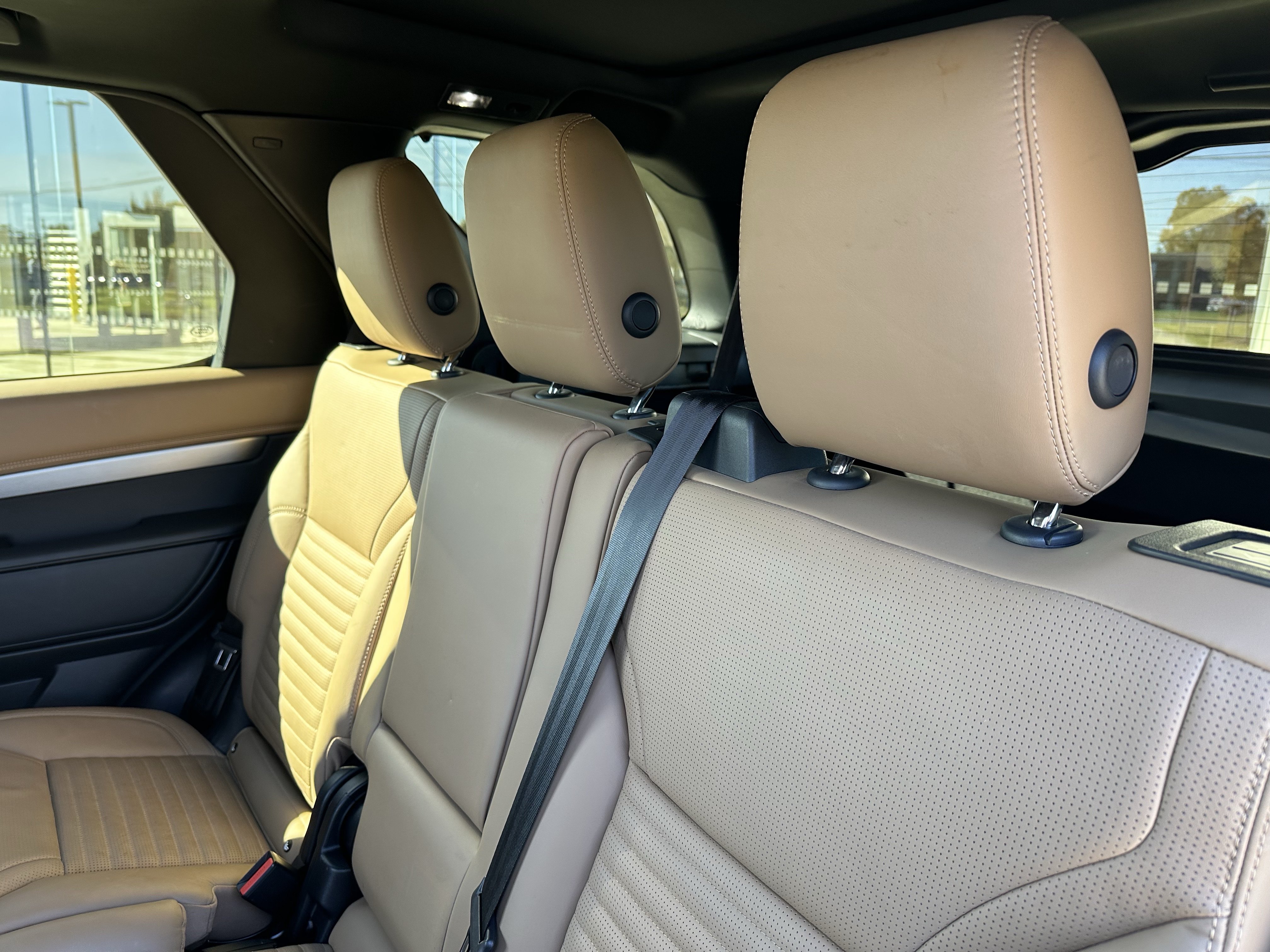 Certified 2023 Land Rover Discovery S R-Dynamic AWD/4WD image 28