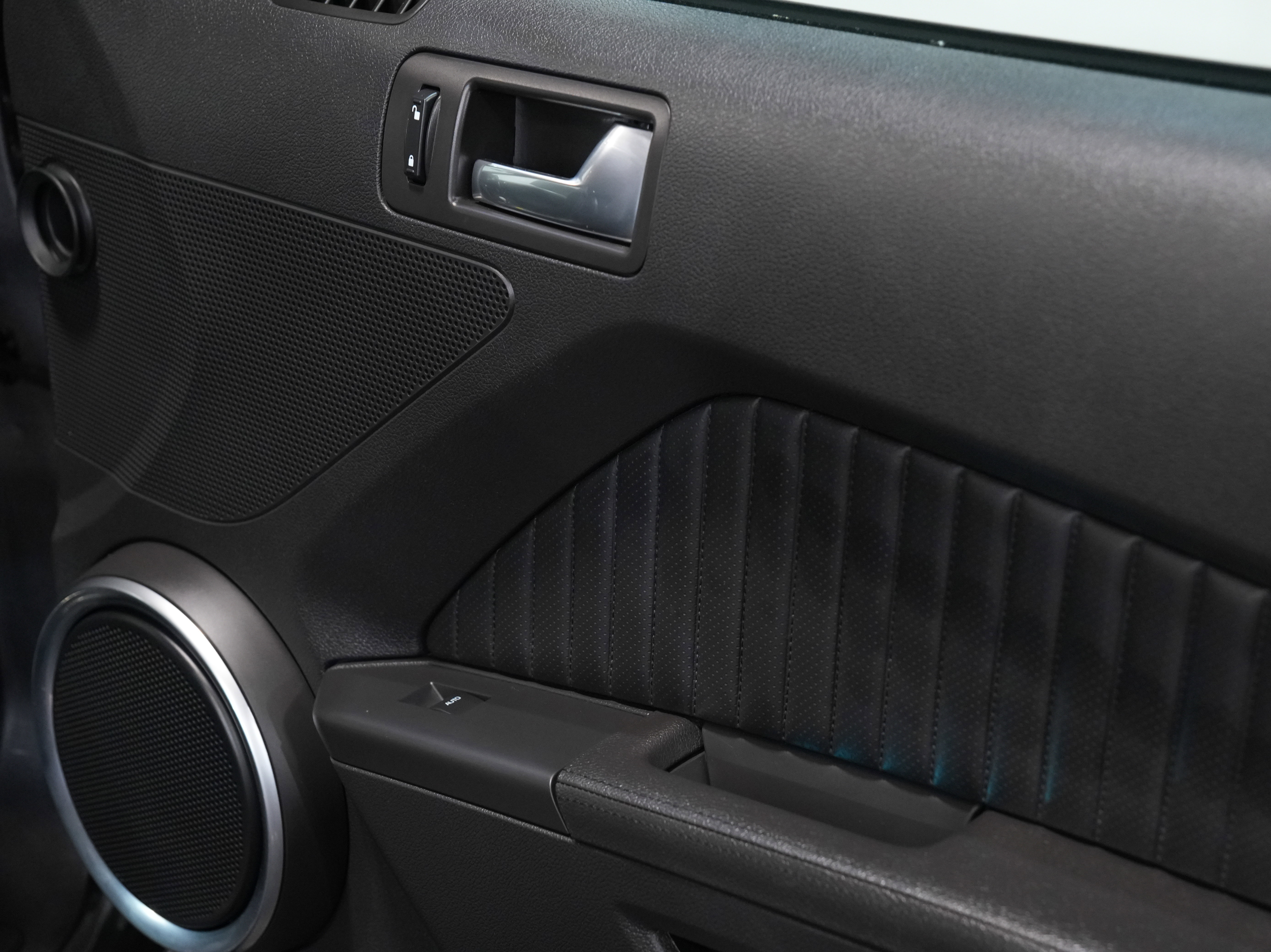 Used 2013 Ford Mustang Shelby GT500 image 26