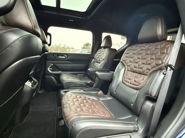 Used 2025 Nissan Armada Platinum Reserve image 23