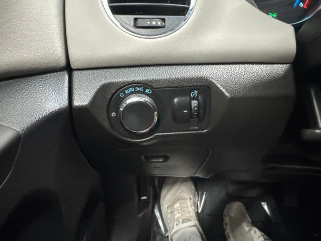 Used 2015 Chevrolet Cruze LS FWD image 32