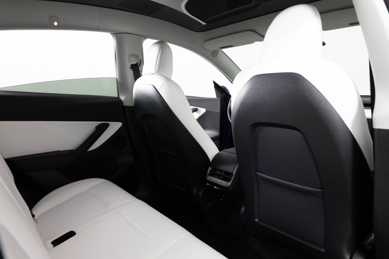 Used 2022 Tesla Model Y Performance image 23